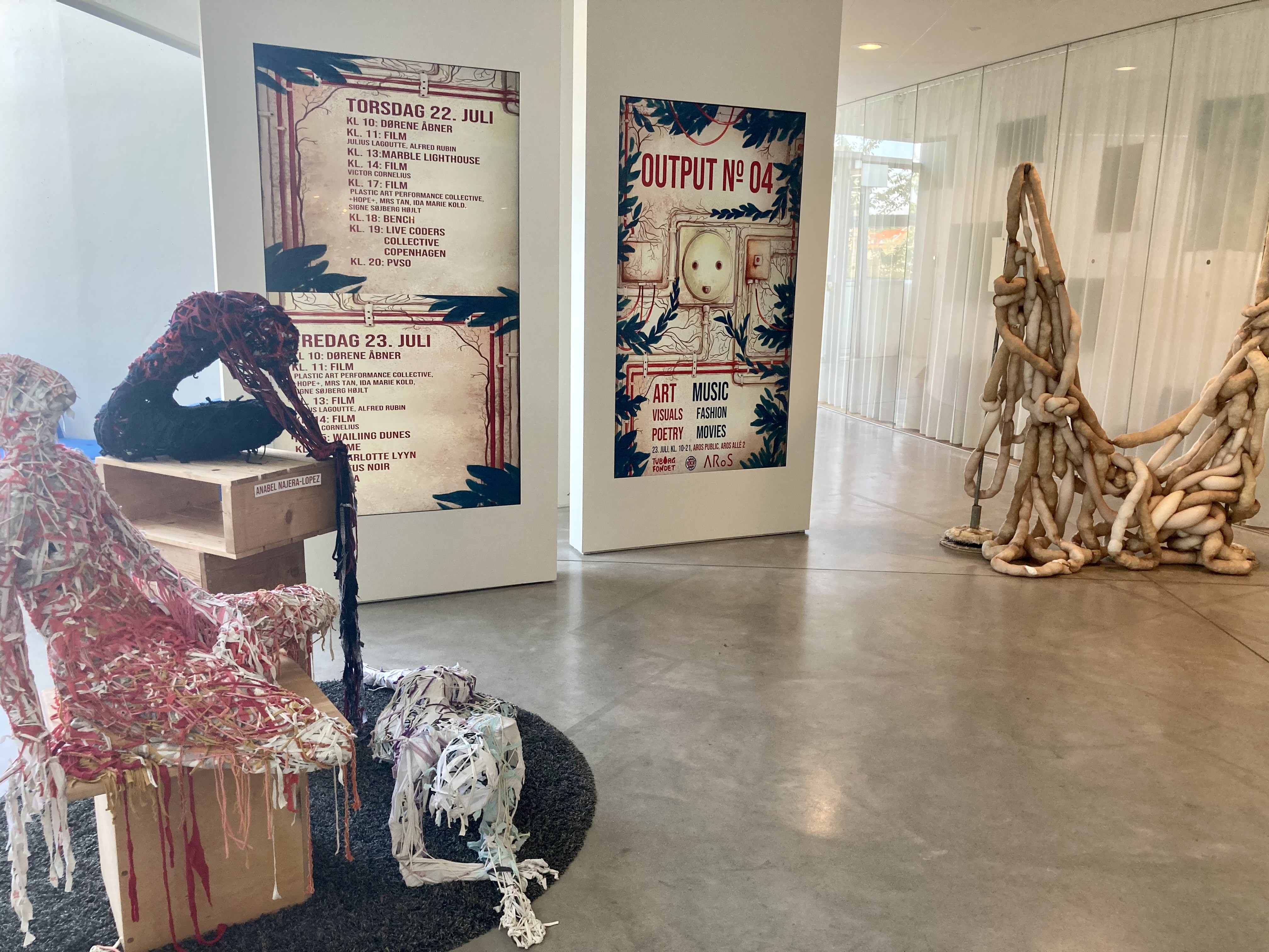 Billede fra indgangen til ARoS Output festival no. 4, hvor Marie Juhl udstillede.